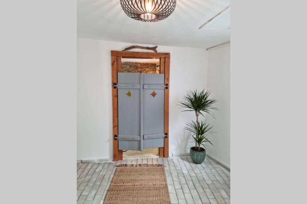Schoene Ferienwohnung Mit Kamin Neustadt an der Weinstraße المظهر الخارجي الصورة